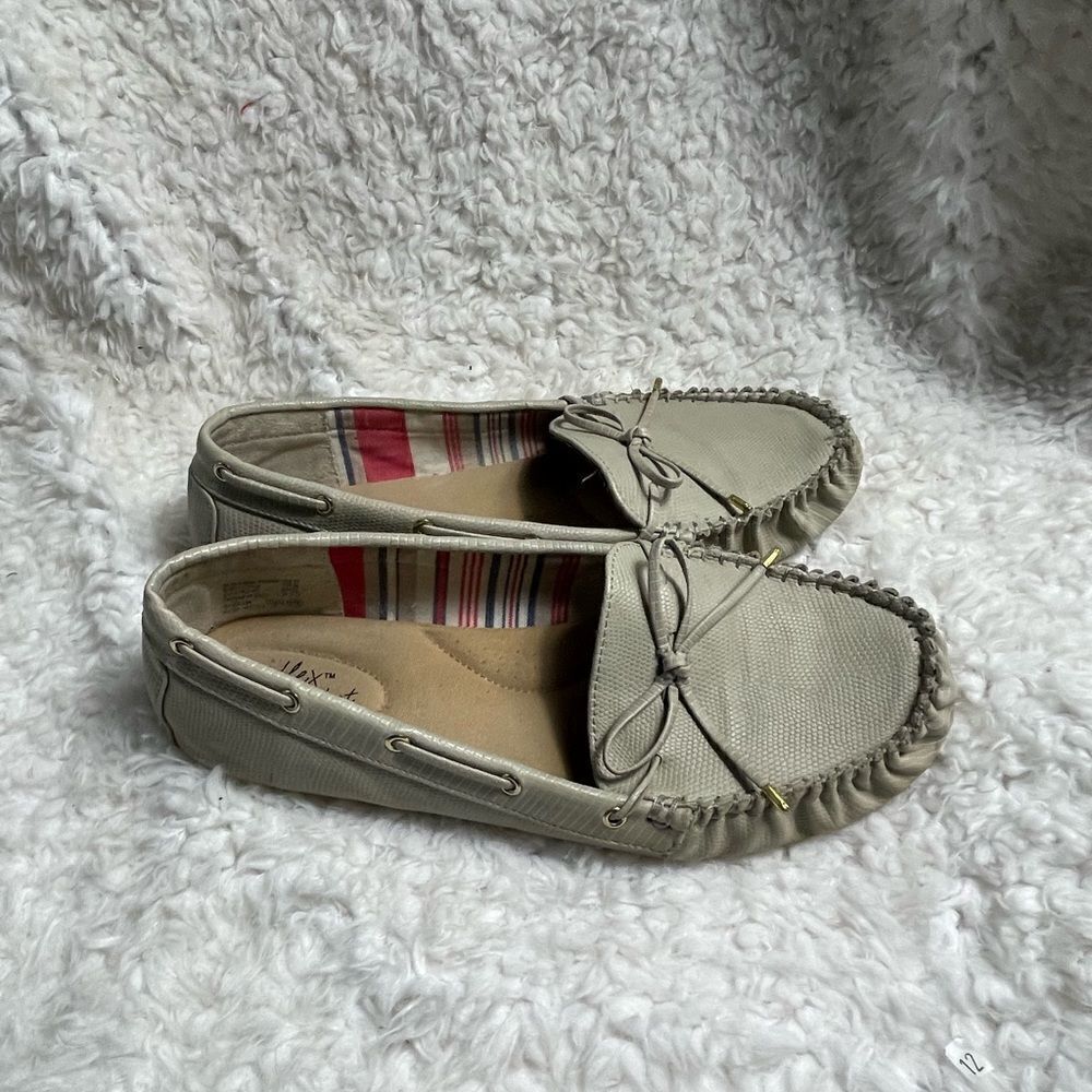 Dexflex comfort gray moccasins with bow accent size 11W